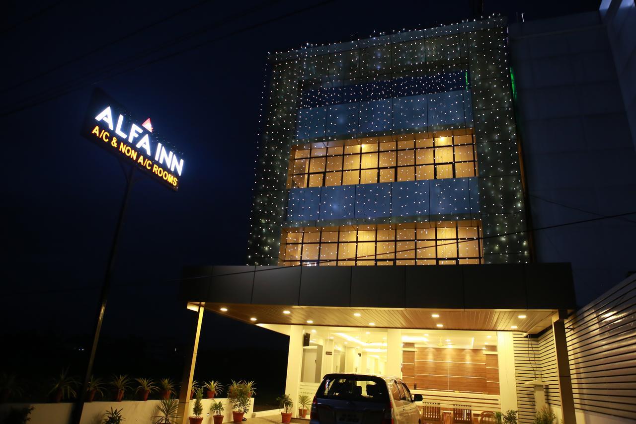 Alfa Inn Недумбассери Экстерьер фото